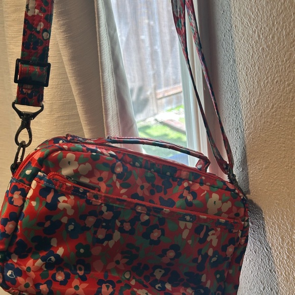 Lug Wildflower Poppy Crossbody Bag - Picture 5 of 9